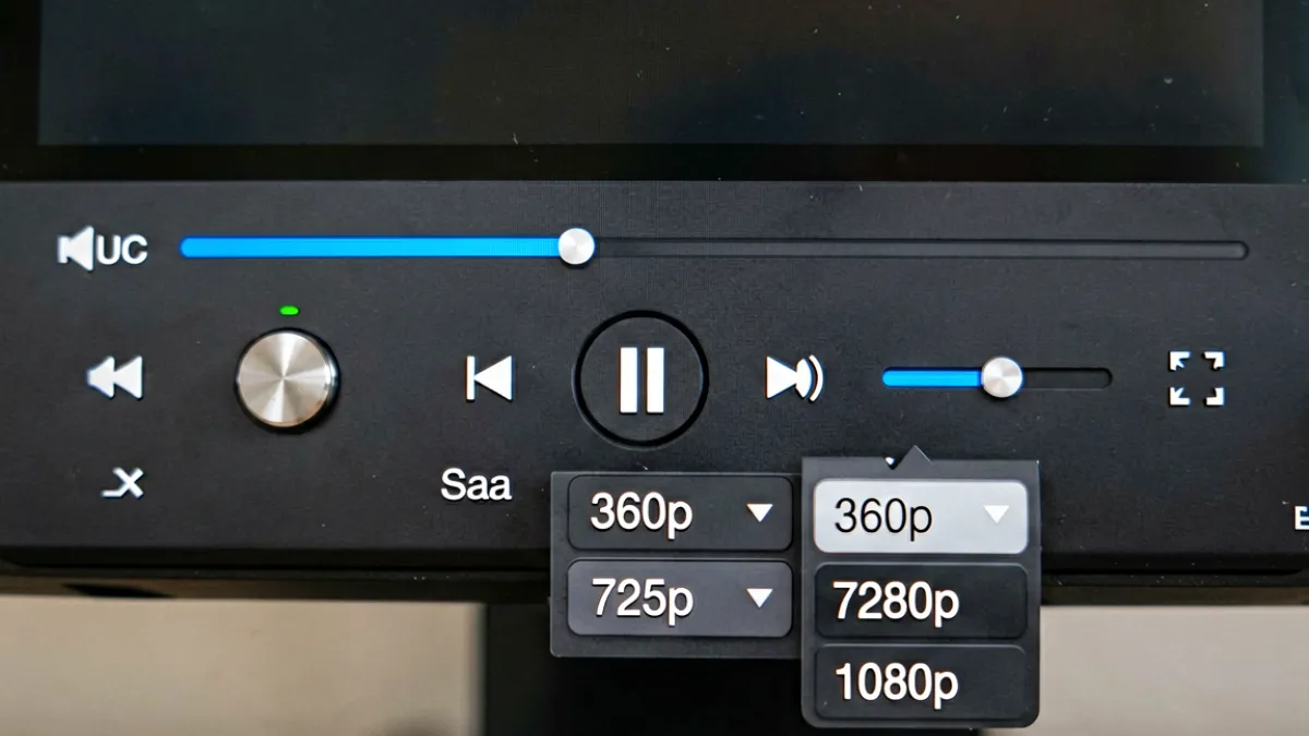 xvideo.com 视频播放器界面特写，显示 HTML5 播放控制栏、画质选择菜单与全屏按钮布局